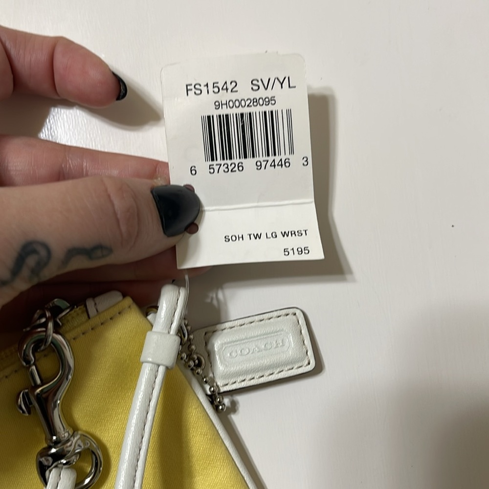 Coach wristlet lemon yellow nwt - Picture 9 of 9